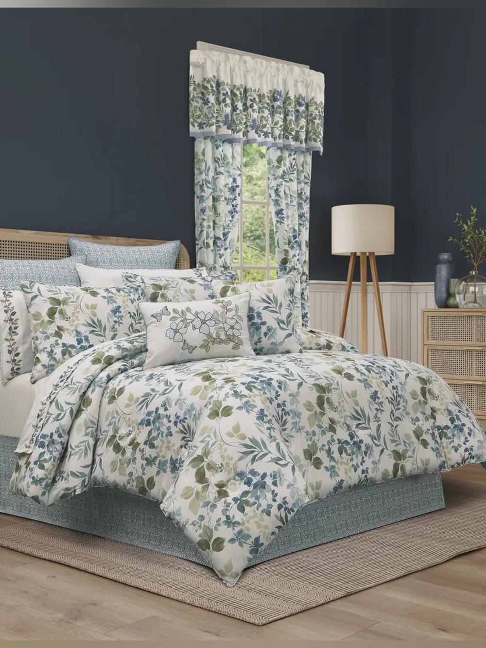 Royal Court Evergreen 4 Piece Comforter Set Sz KING NWT